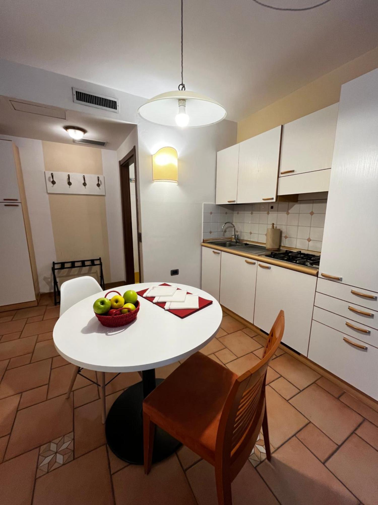 Manci Apartments By Hotel America Trydent Zewnętrze zdjęcie